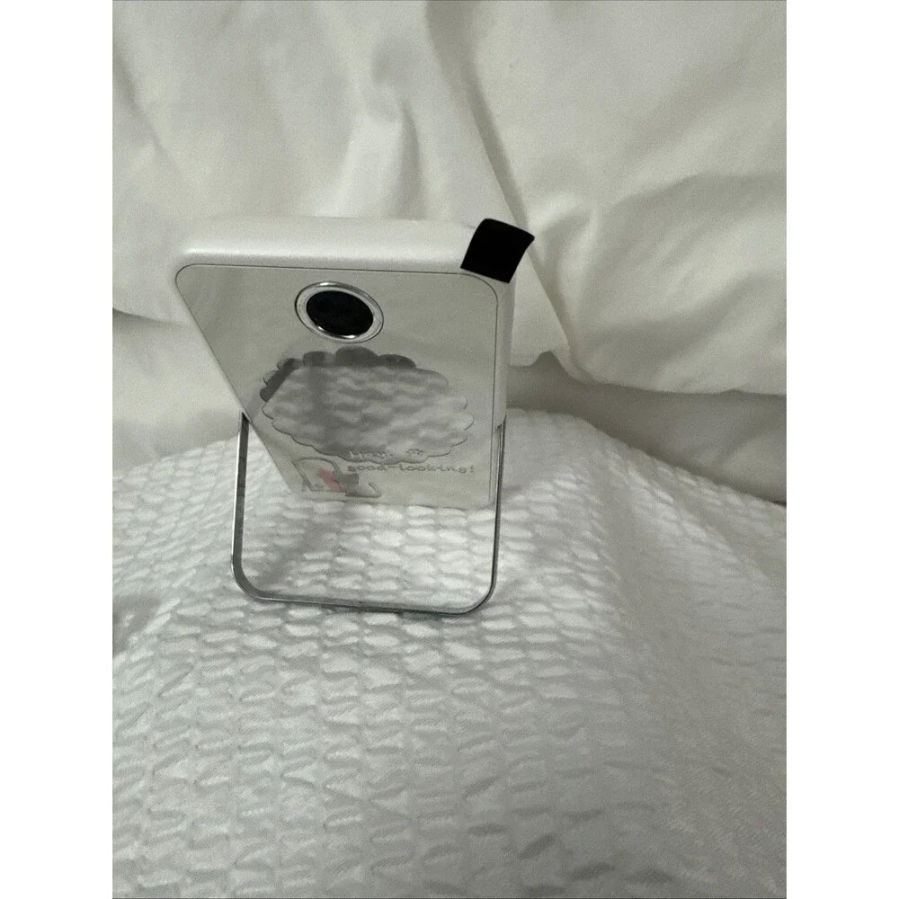 iWalk 5000mAh Magnetic Wireless Portable Charger With Stand White